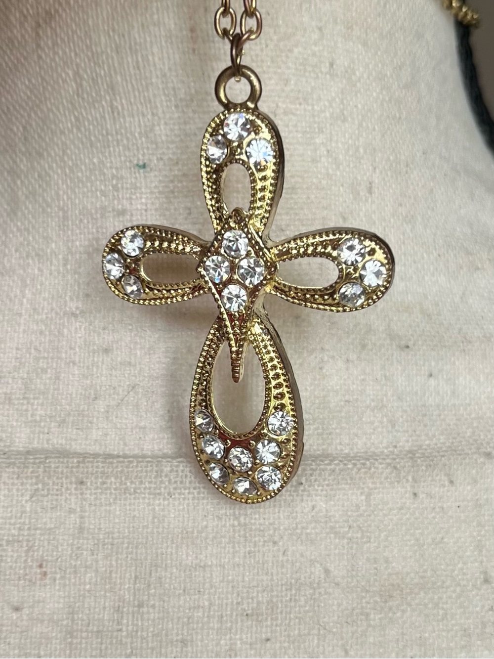 Cross rhinestone pendant and chain necklace - jewelry